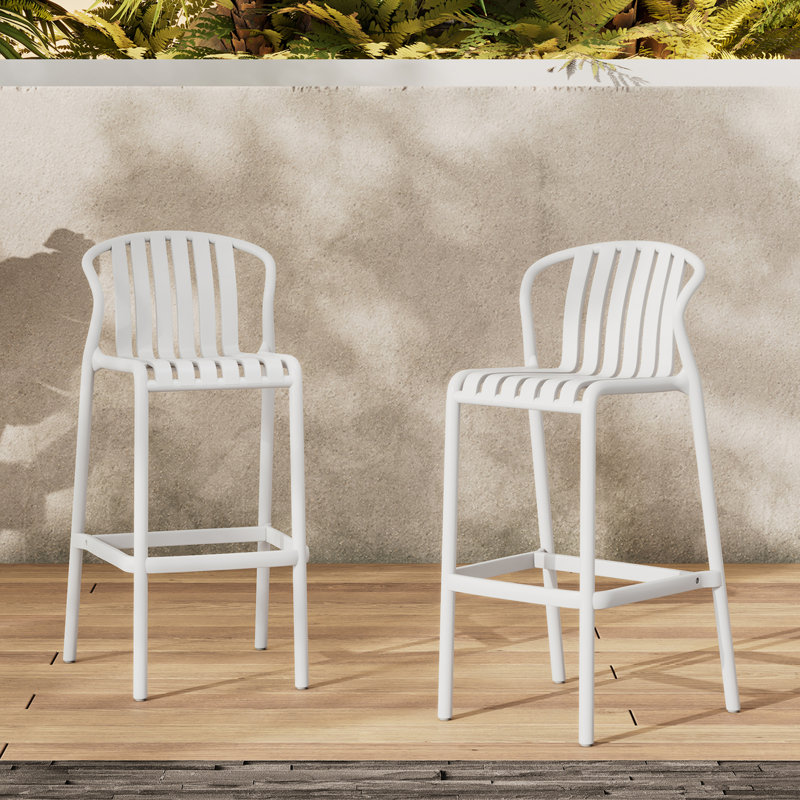 Ensemble de 2 tabourets de bar modernes de 29,5 po en plastique blanc pour la cuisine et la piscine