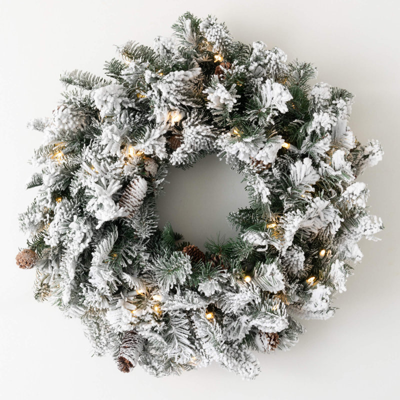 Couronne de Noël artificielle en pin floquée 25 po, vert