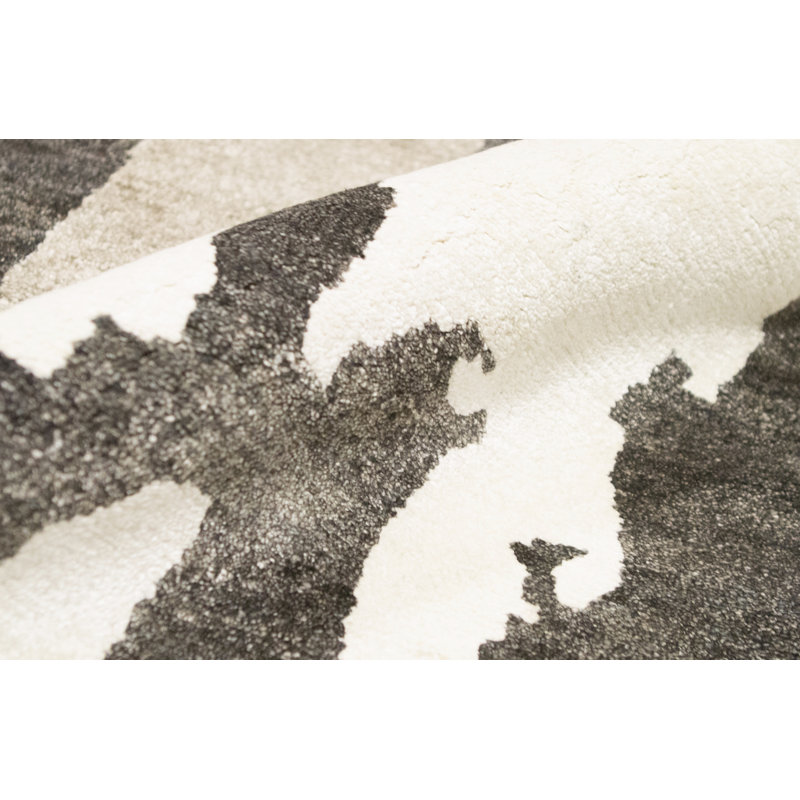Abstract Area Rug in Charcoal/Beige/White