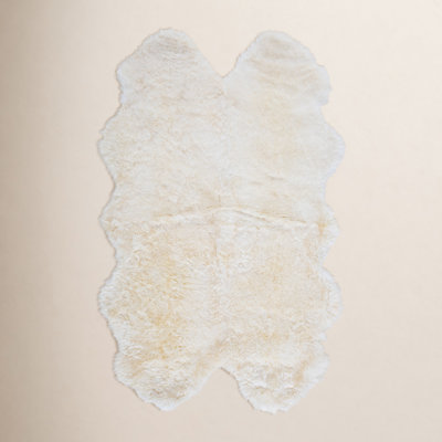 Mera White Handmade Sheepskin Rug