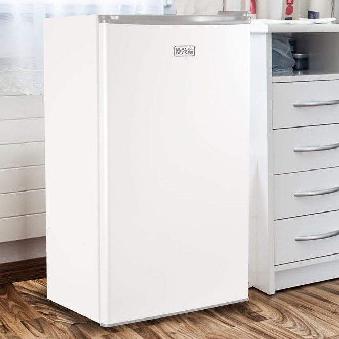 BLACK+DECKER 3.2 cu. ft. Freestanding Mini Fridge with Freezer