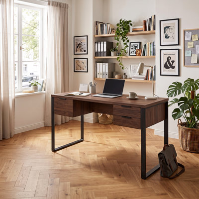 Apogee Desk