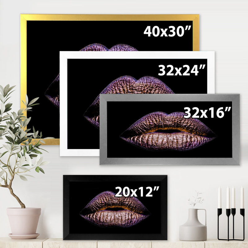 Lèvres féminines sexy en métal doré - photographie sur toile, H 12 po x l 20 po x p 1 po, Cadre doré