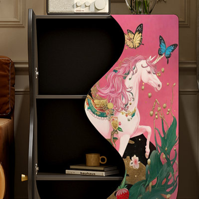 Armoire française en bois à licorne française pour le salon