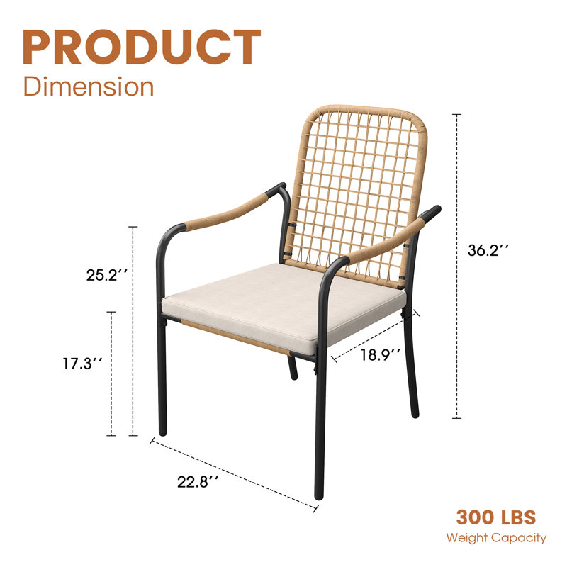 Chaise de patio d'extérieur en rotin tissé avec coussins Maina