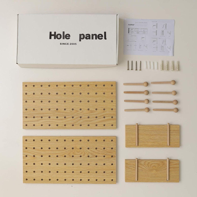 Tablette avec crochets de rangement en bois