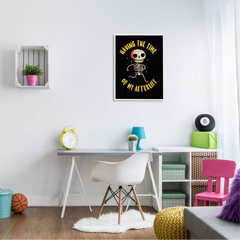«Time Of My AfterLife» par Michael Buxton - Impression graphique, L 24 po x H 30 po, Giclée encadrée blanc bord de mer