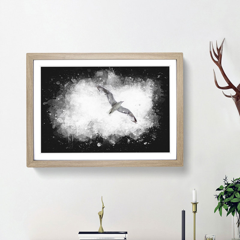 Flying Seagull - Picture Frame Graphic Art Print, 24cm H x 33cm W x 2cm D, Oak Framed