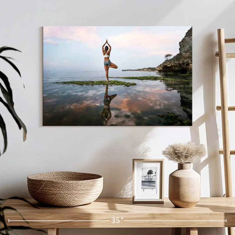 Sirpi yoga au bord de la mer, H 16 po x l 24 po