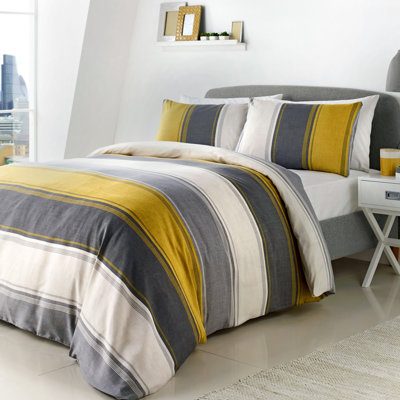 Polyester Striped Duvet Cover Set with Pillowcases