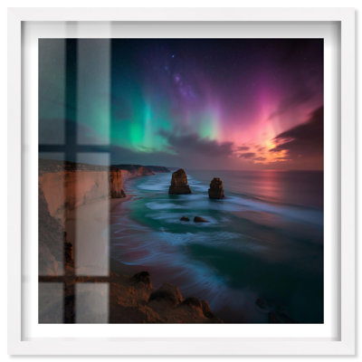 Photographie côtière de Cosmic Coast Shadowbox par Notoriart, cadre blanc, 21 x 21