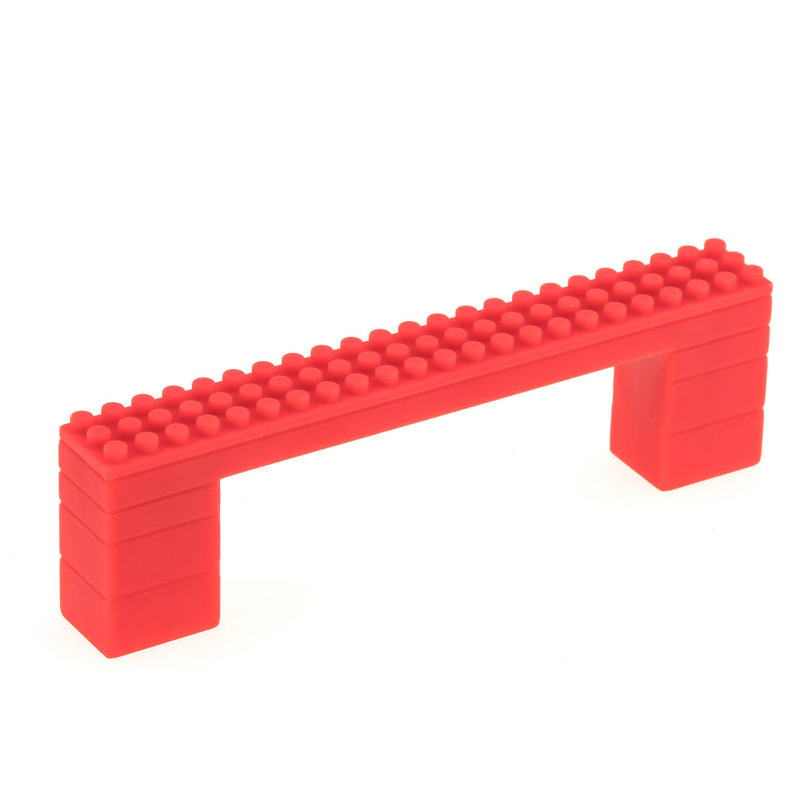 Poignée d’appareil centrale 3 3/4" en plastique, Rouge