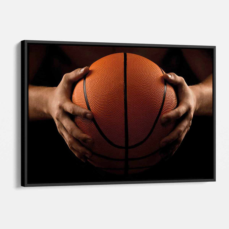 Fhionn, basketball noir sur toile, H 12 po x l 16 po, Cadre noir
