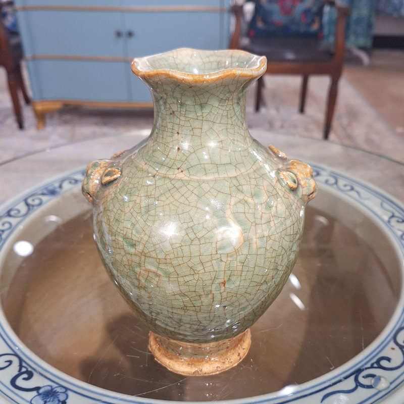 Vase en porcelaine avec glacis craquelé