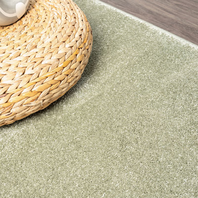 Aricel Solid Low-Pile Green Rug
