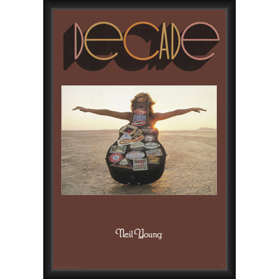  Officiellement sous licence Neil Young - Décennies - Affiche d'art encadrée - 24 po x 36 po - Cadre en bois d'ingénierie robuste avec verre plexi - prêt à être accroché