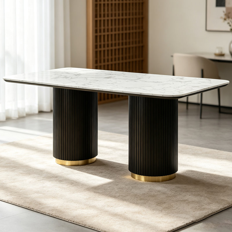 Table de salle à manger ronde de 180 cm (71 po) avec dessus en pierre frittée et piètement sculpté en chêne.