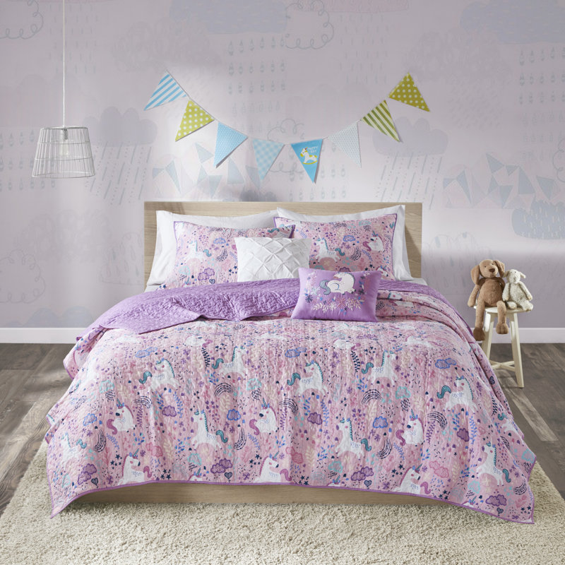Intelligent Design Kids Lola Pink Unicorn Reversible Cotton 4-Piece Twin Quilt Set with Throw Pillows, Pink