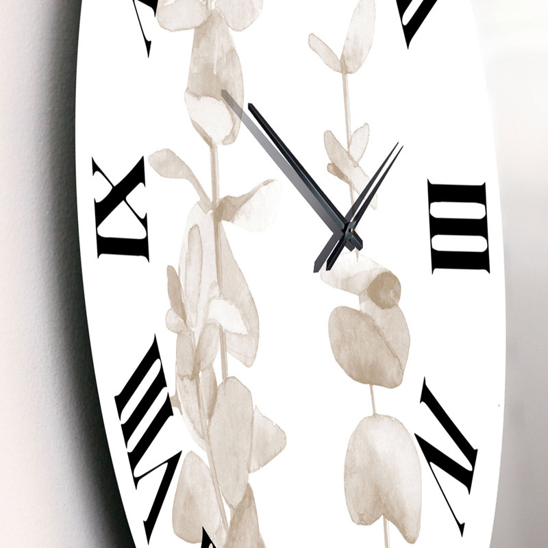Branche d'eucalyptus beige sur fond blanc - horloge murale traditionnelle, Moyen