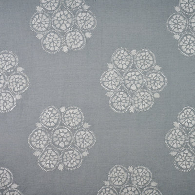 Tissu brodé à la main Isla
