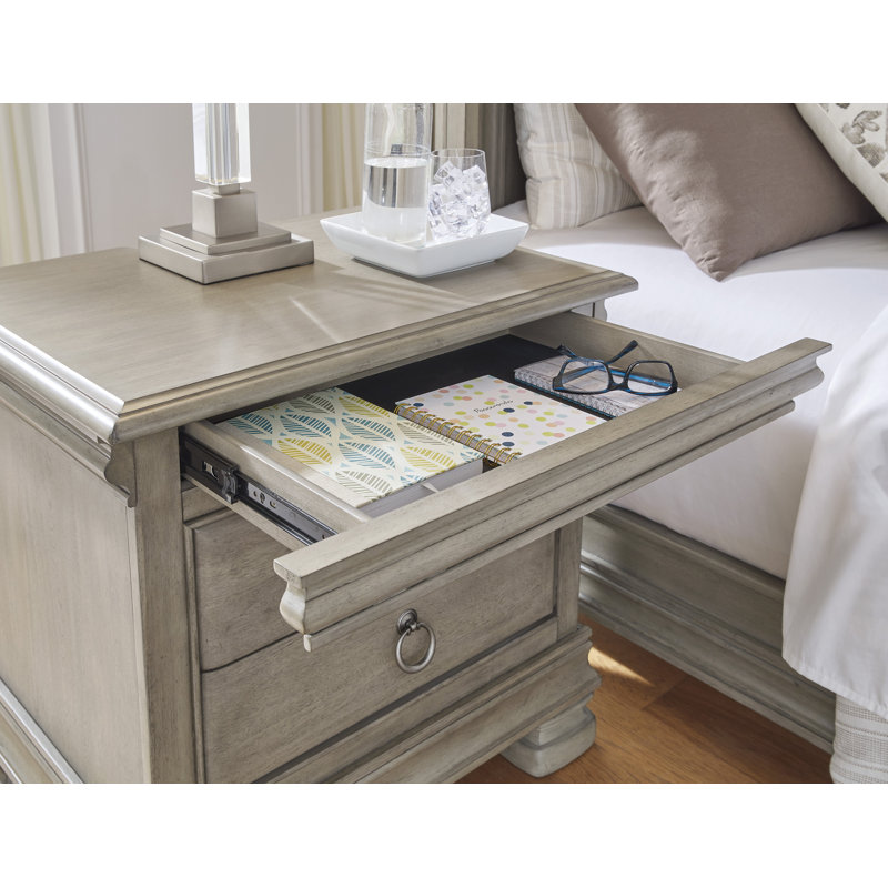 Lexorne Gray Traditional 3-Drawer Nightstand with USB Charging