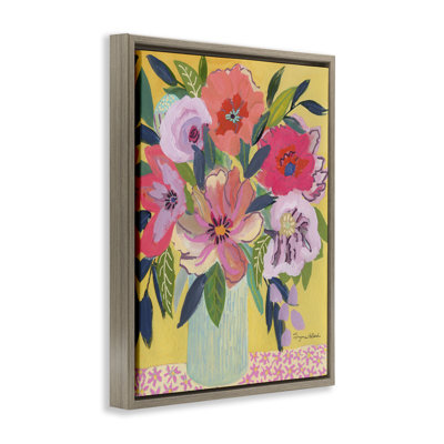 Bouquet rose vif sur cadre flottant jaune, design par Suzanne Allard