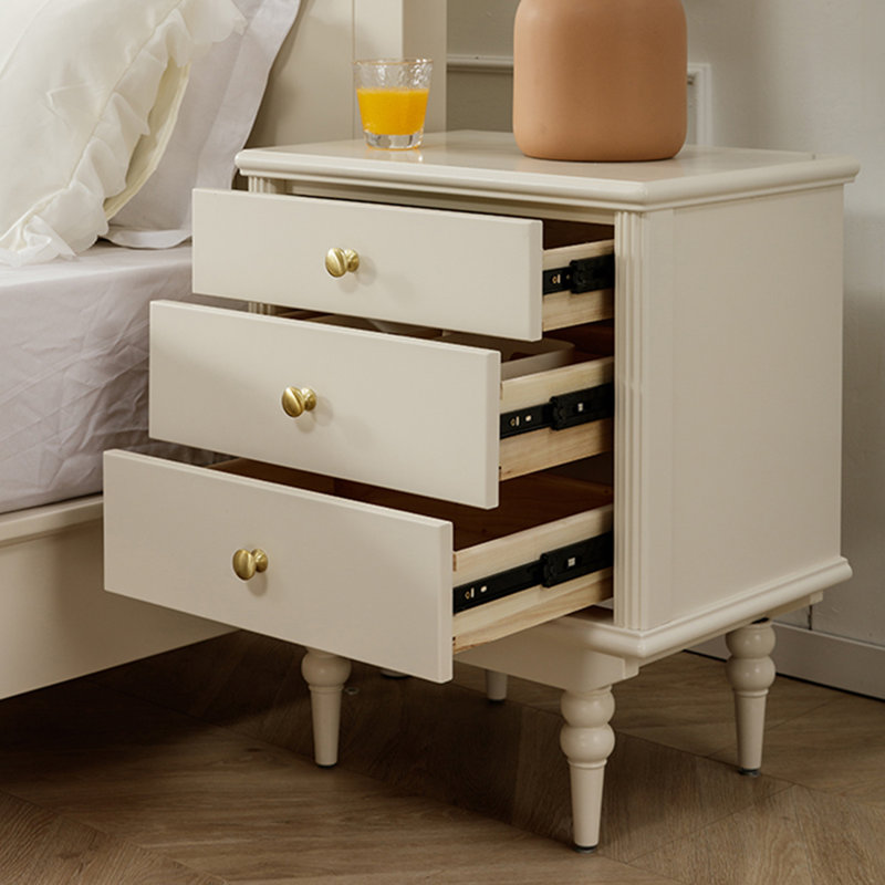 Armoire à tiroirs de couleur crème