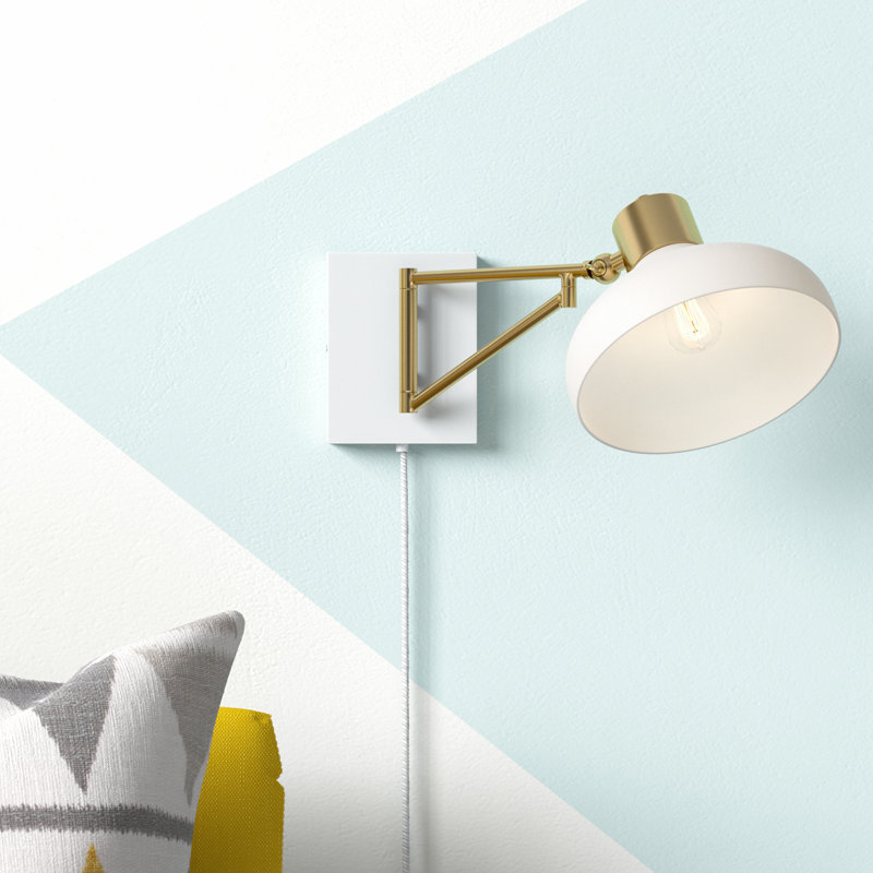 Lampe avec bras articulé en laiton brossé à 1 lumière Caityln