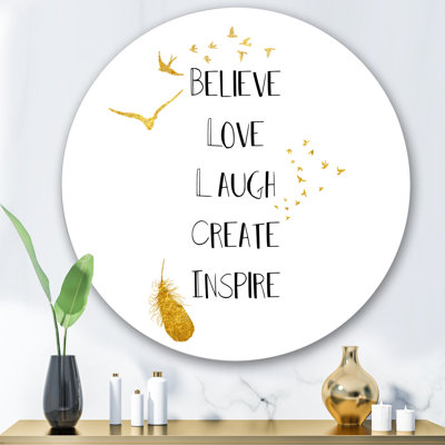 Citation inspirante sur fond blanc et or