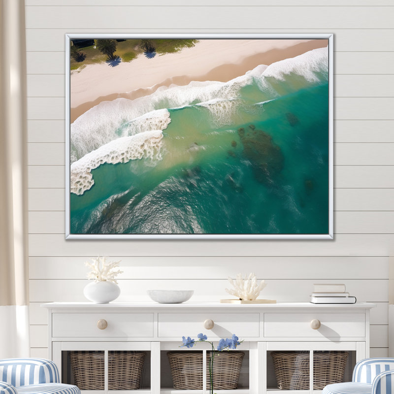 Vagues vertes vue aérienne II - plage, art mural, Cadre flottant blanc, H 34 po x l 44 po x P 1,5 po