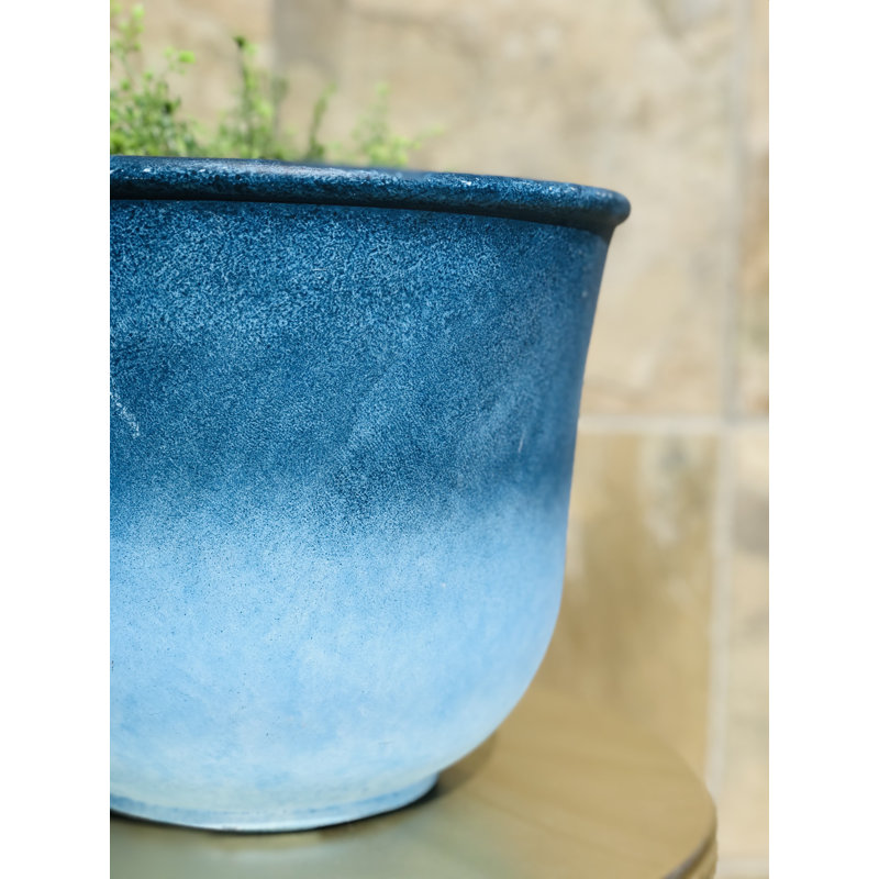 Pot de fleurs en béton Jetter, H 15,7 po x l 18,9 po x P 18,9 po, Bleu