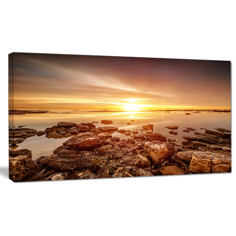 «Beautiful Sunset Over Rocky Beach», reproduction de photo sur toile tendue, H 20 po x l 20 po x P 1 po