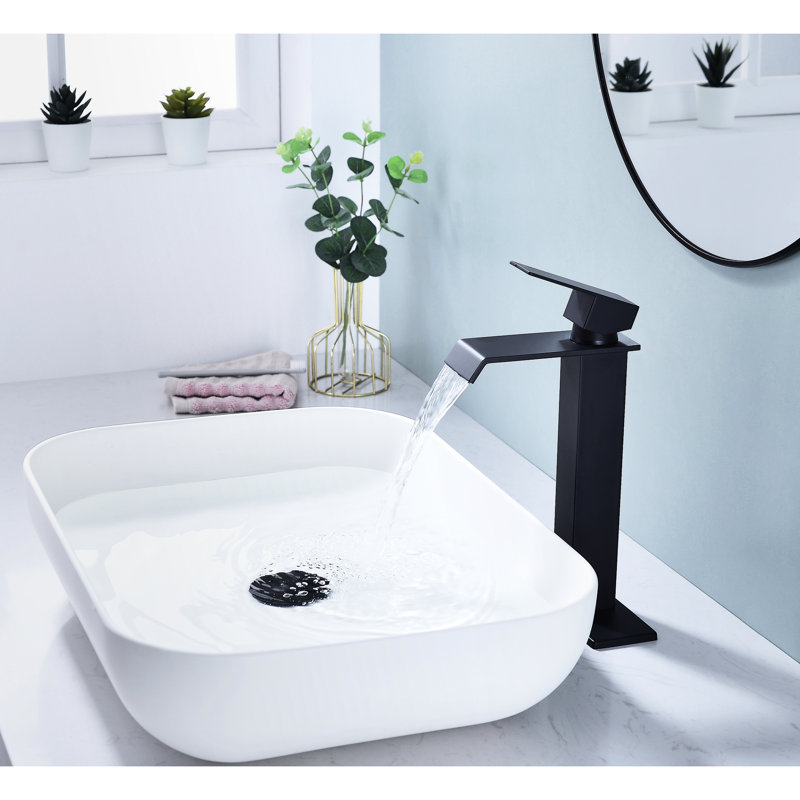 Robinet de meuble-lavabo à poignée simple, bec cascade, acier inoxydable noir mat et débit d'eau de 1,2 gallon par minute, poignée de l'ensemble de drain escamotable