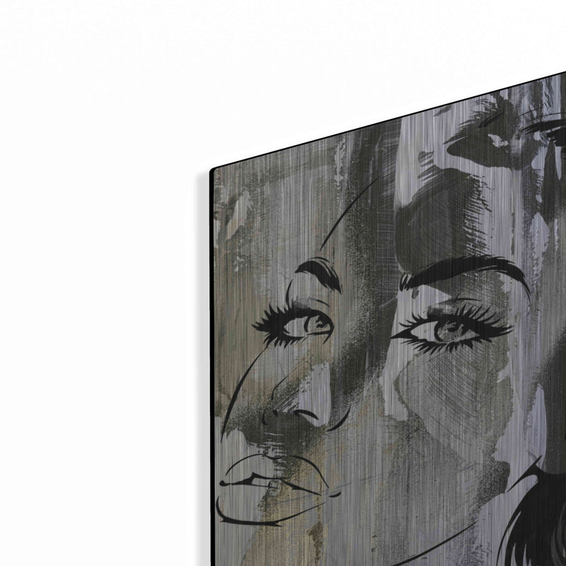 «Face In The Wall 2» par Karen Smith, H 12 po x l 12 po
