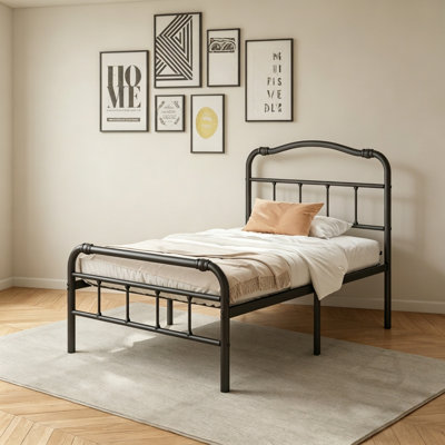 Structure de lit simple de 14 pouces avec tête de lit incurvée, support de lattes en métal robuste, rangement sous le lit, aucun sommier tapissier requis, silencieux, assemblage facile, noir