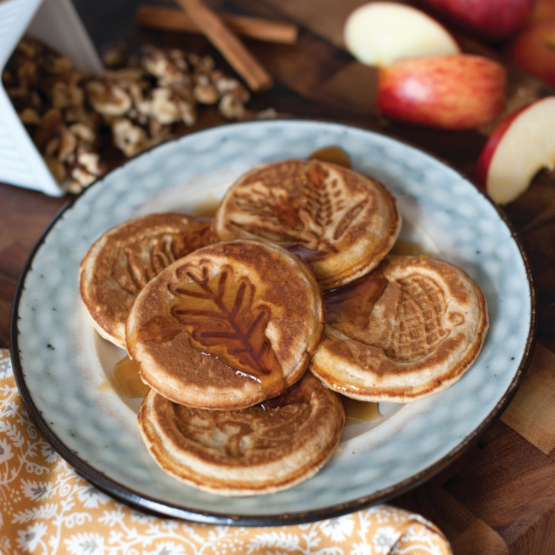 Nordic Ware Breakfast Cookware 17.5" Non-Stick Autumn Leaves Pancake Pan