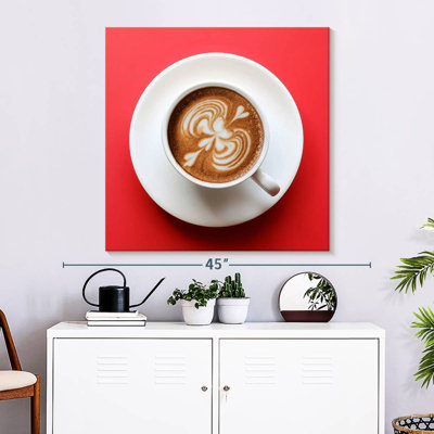Yarlin Coffee On Red
