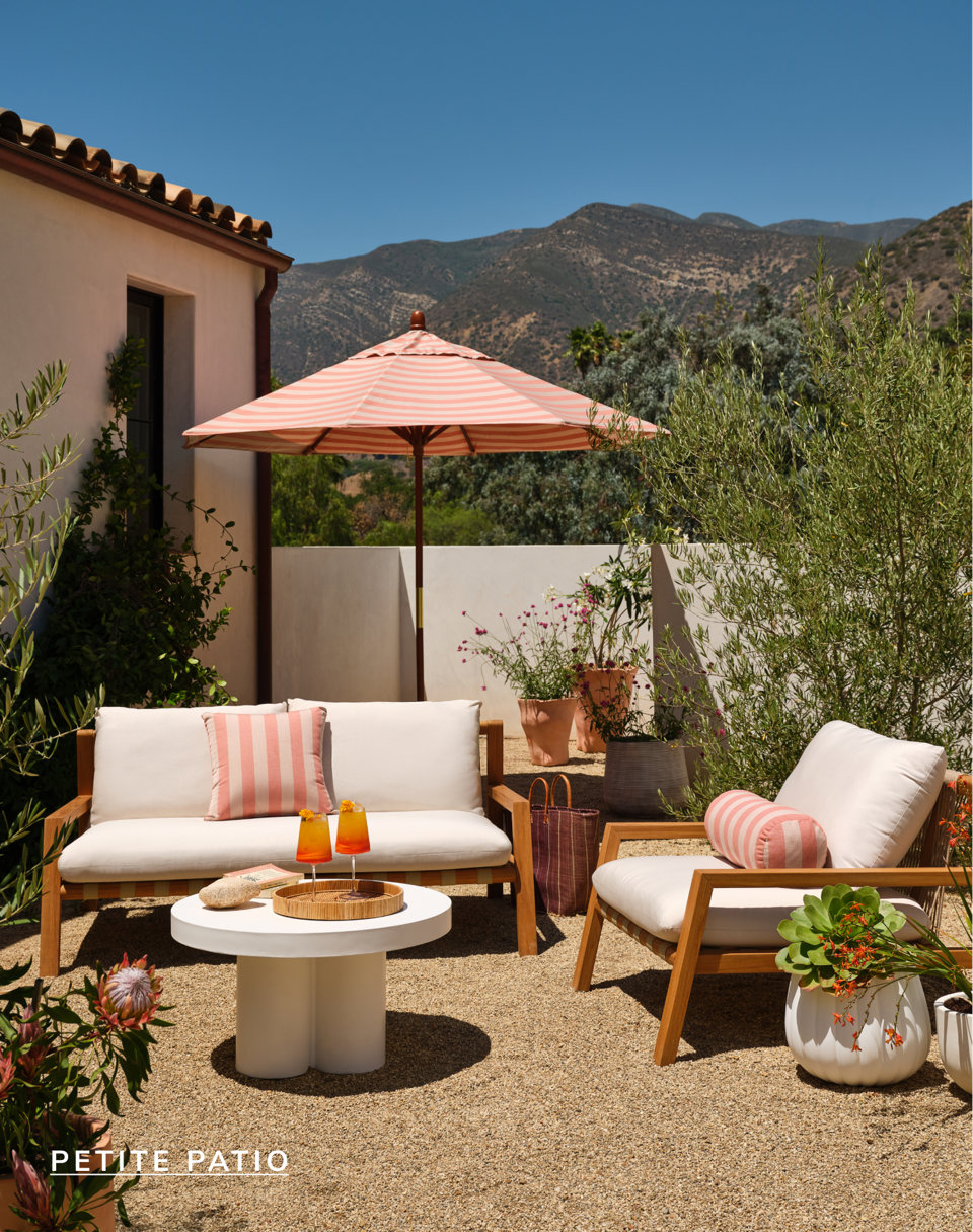 Petite patio.