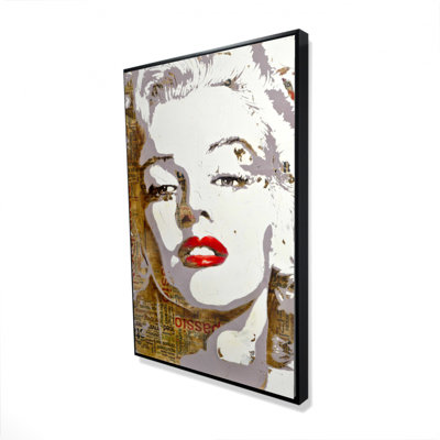 " Marilyn Monroe With Typography "