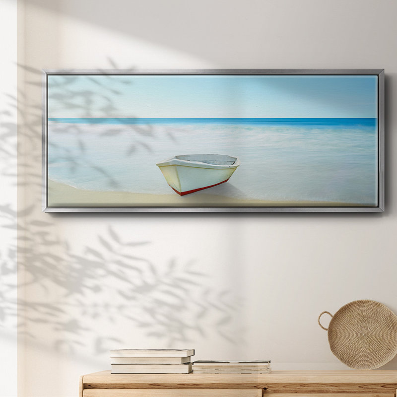 Bateau sur une plage III - toile encadrée, H 8 po x l 20 po