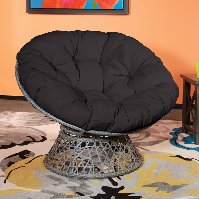 Fauteuil Papasan pivotant de 40 po de largeur en polyester capitonné Leianna, Mélange de polyester noir, Noir