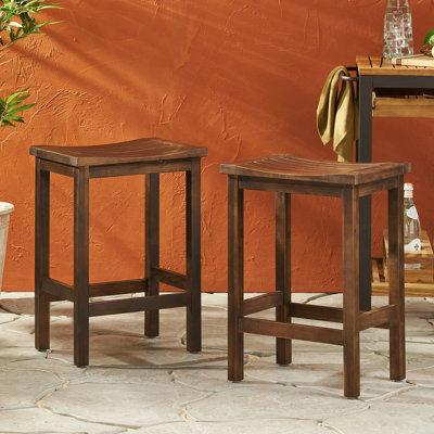 Tabouret de bar d'extérieur à hauteur de comptoir en bois d'acacia, ensemble de 2, finition brun acajou