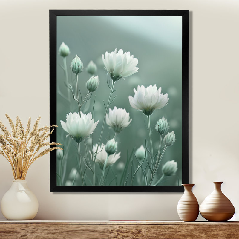 «White Grey Cornflowers Grace», impression d'art mural, H 24 po x l 32 po, Cadre photo noir simple