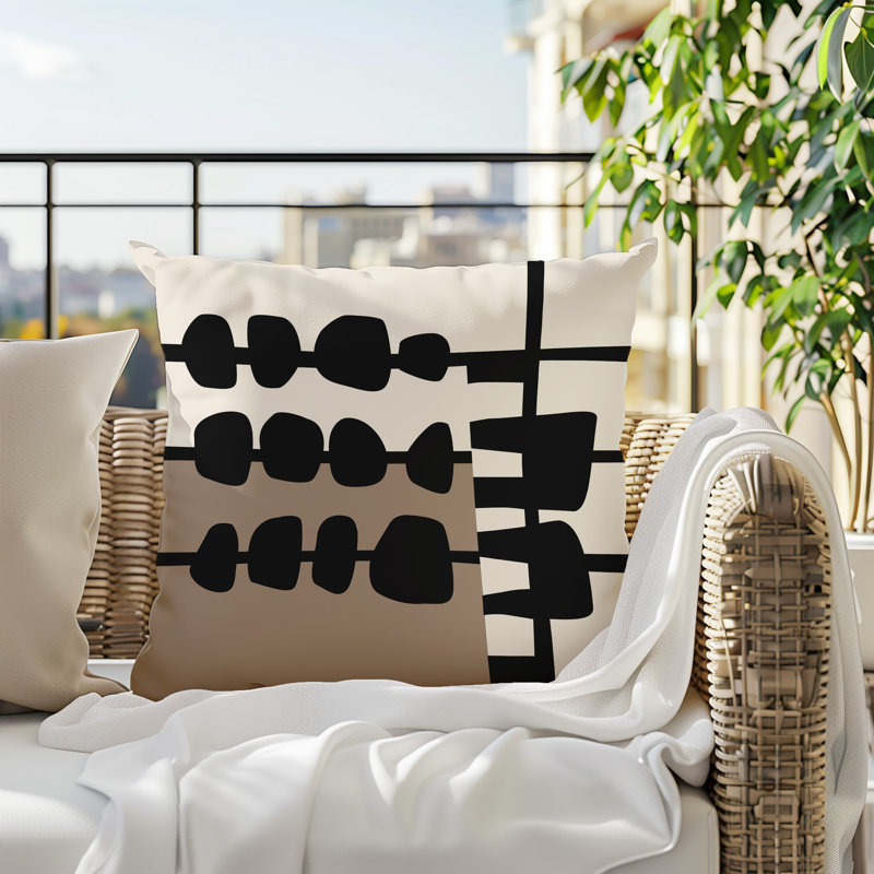 Oreiller carré réversible intérieur / extérieur Dola, H 15 po x l 15 po, Beige / noir / blanc cassé abstrait