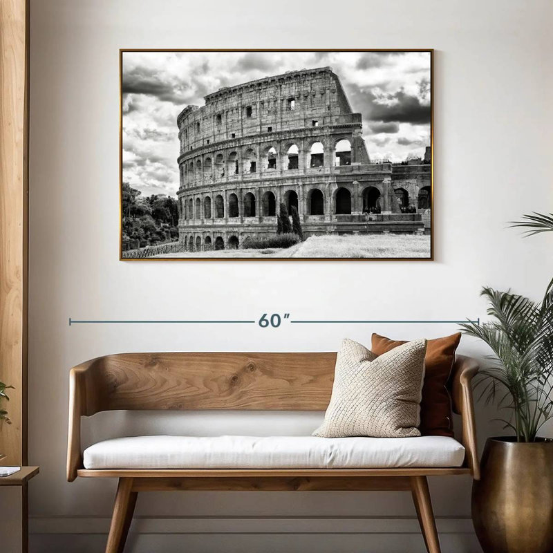 Colisée en noir et blanc, 46 po x 31 po, Cadre flottant doré