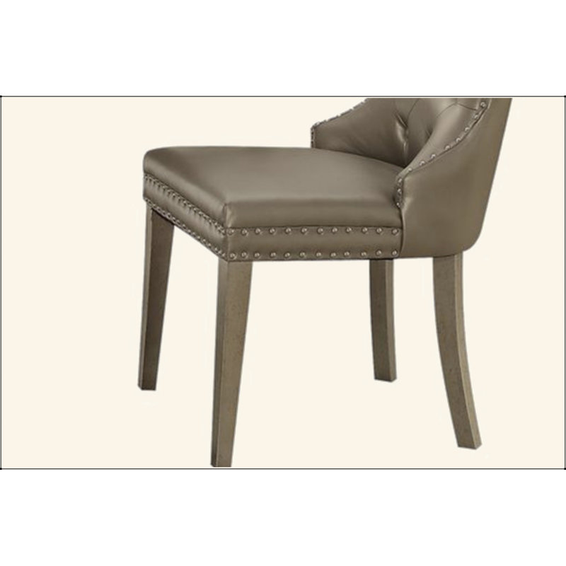 Ensemble de 2 chaises d'appoint en cuir synthétique et finition champagne Kacela