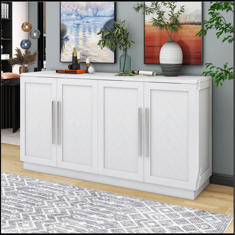 Buffet polyvalent blanc avec 4 portes, tablettes réglables et poignées argentées pour un rangement amélioré et une esthétique moderne