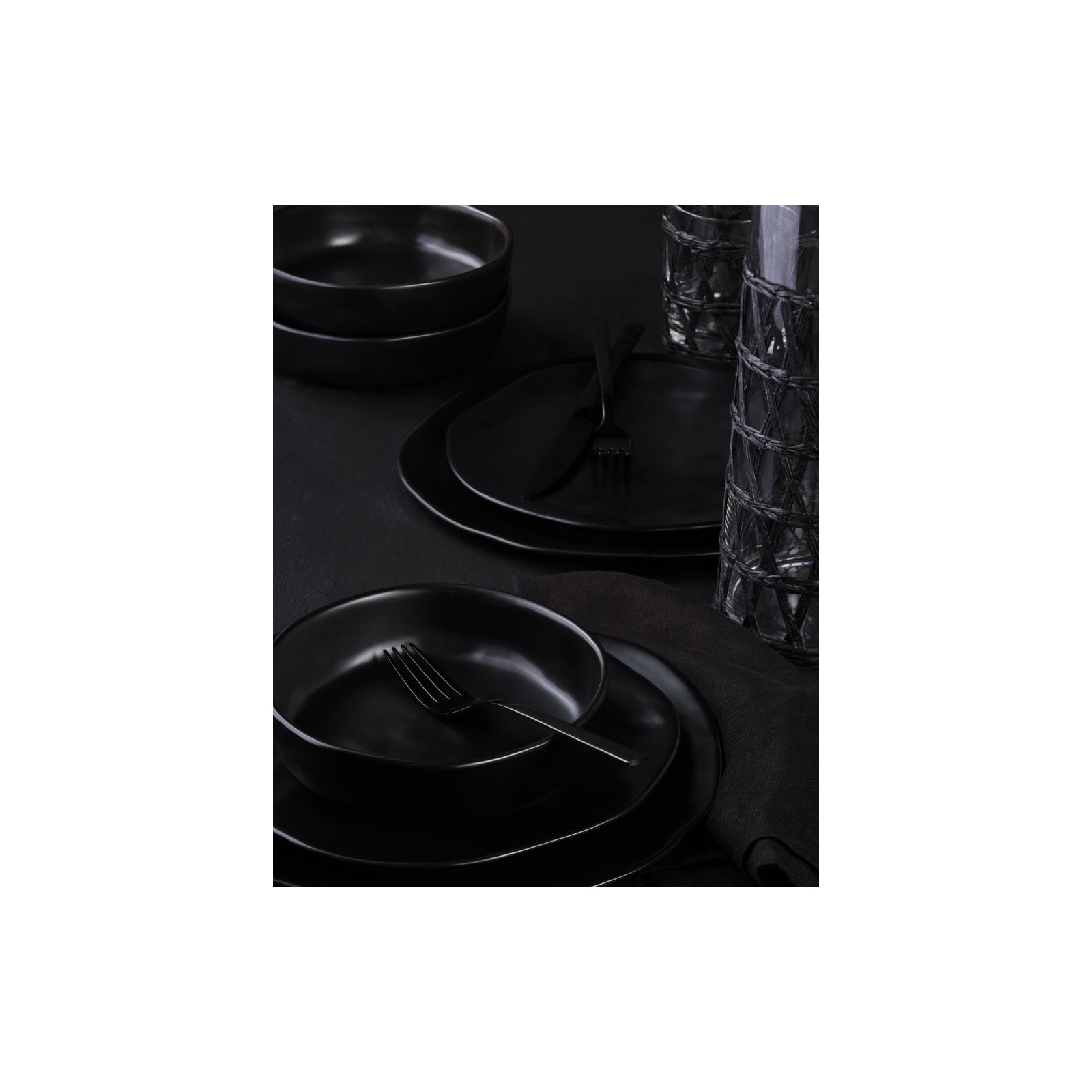 Stone by Mercer Project Hekonda 32-Piece Dinnerware Set Stoneware, Black