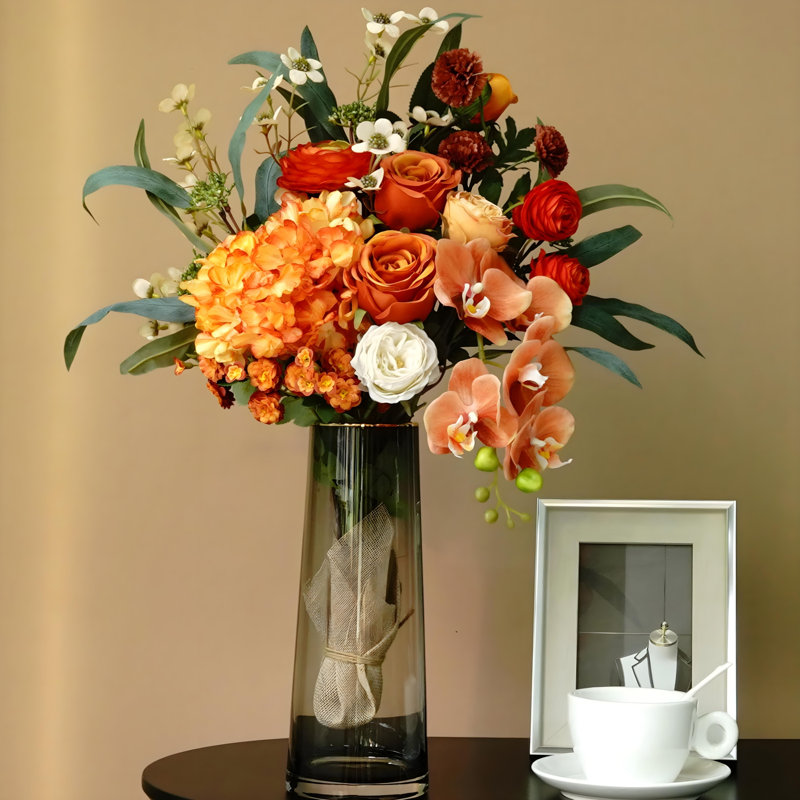 Ornements de fleurs simulées