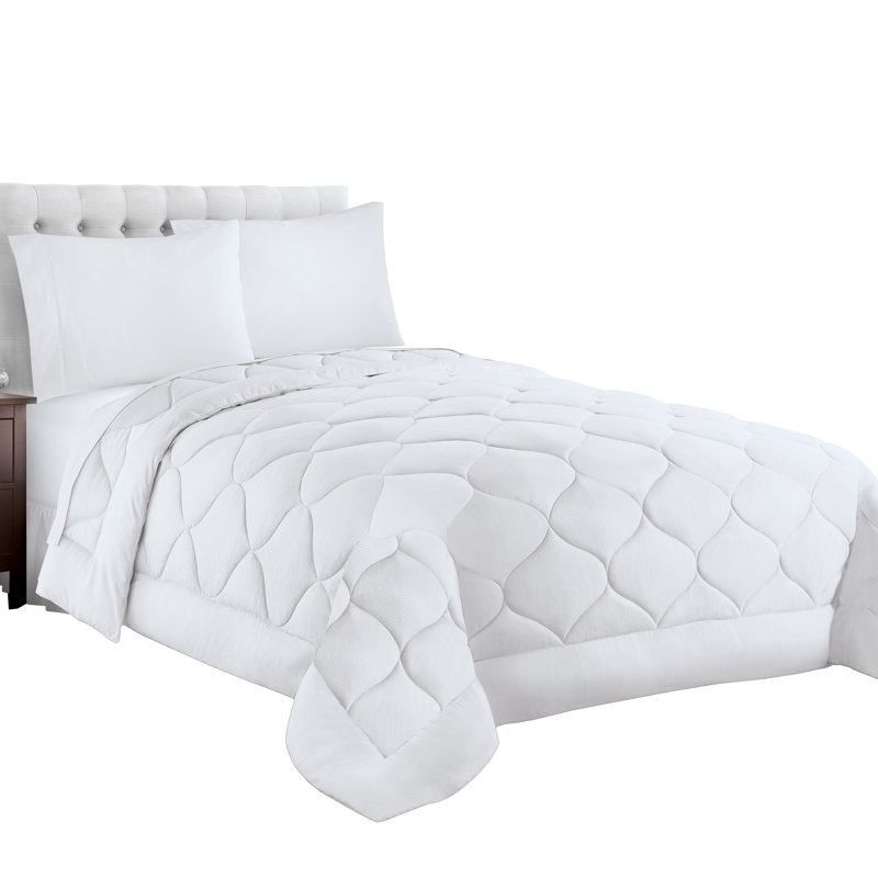 Ultra-Plush Ogee Quilted Design Down Alternative Comforter, Full Comforter, White